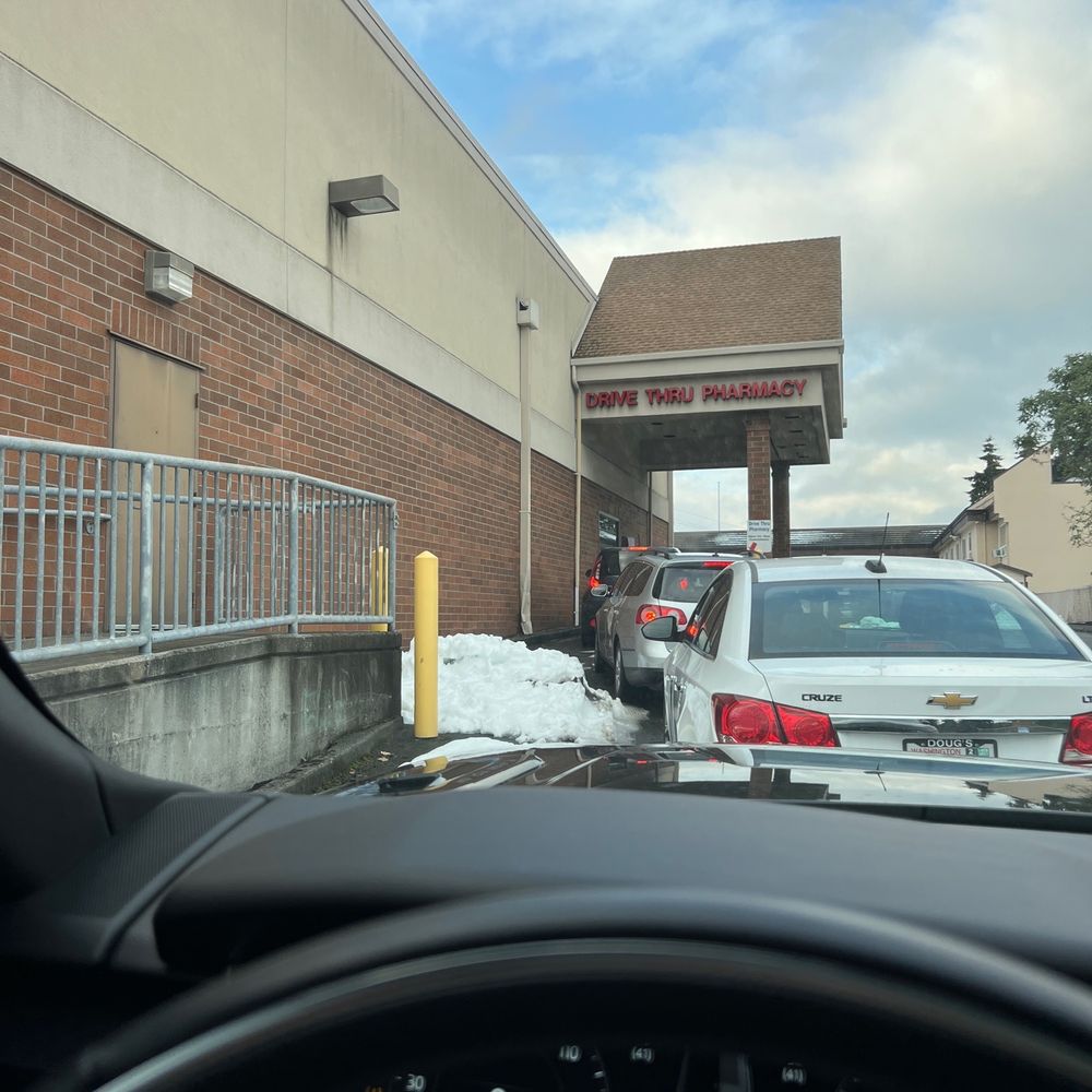 Walgreens - the view from inside a car - Drugstores Near Me - Lynnwood, Washington