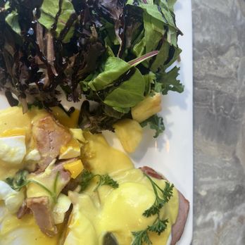 Avi'ari Cuisine - Benny - Breakfast & Brunch Near Me - Shelby Township, Michigan