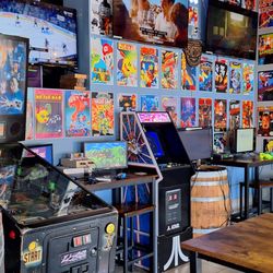 Right Around the Corner - Arcade Bar