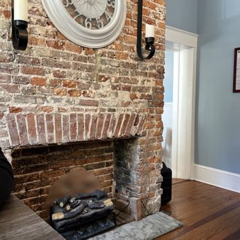 Dixies Down Home Cooking - Dining room fireplace - Seafood Near Me - Smyrna, Delaware Dixies Down Home Cooking - Dining room fireplace - Seafood Near Me - Smyrna, Delaware