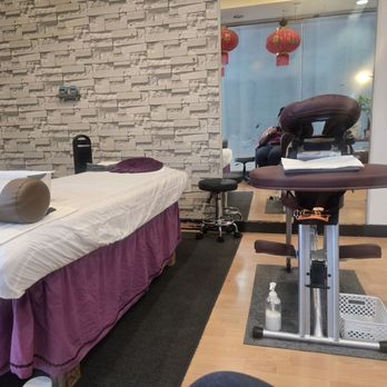 Chi Spa Massage - Chair & table massage - Day Spas Near Me - Richmond Heights, Missouri Chi Spa Massage - Chair & table massage - Day Spas Near Me - Richmond Heights, Missouri