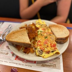 Park Place Diner - Western Omelet with rye bread