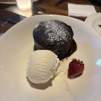 Yard House - Vegetarian Near Me - Burbank, California Yard House - Vegetarian Near Me - Burbank, California