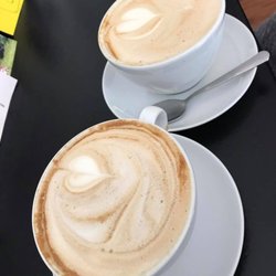 Mo's Coffee - Matching Lattes