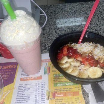 Juice Queen’s - Food/drinks are very delicious. Very friendly staff, Pictured is an açaí bowl and strawberry and banana smoothie - Juice Bars & Smoothies Near Me - Mesa, Arizona