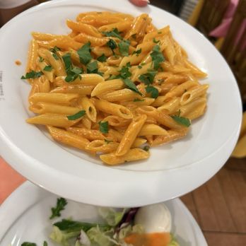 I Buoni Amici - Vodka penne - Italian Near Me - Rome, RM I Buoni Amici - Vodka penne - Italian Near Me - Rome, RM