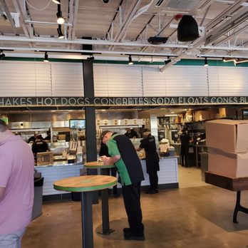 Shake Shack Ice Blocks - Covid waiting - Burgers Near Me - Sacramento, California Shake Shack Ice Blocks - Covid waiting - Burgers Near Me - Sacramento, California