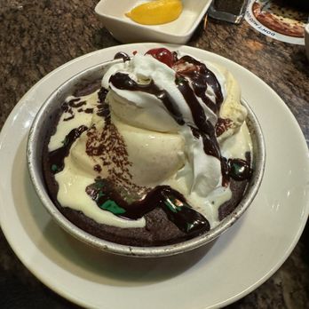 BJ's Restaurant & Brewhouse - Hot Fudge Brownie Pizookie - New American Near Me - Frederick, Maryland
