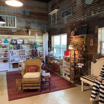 Junk & Disorderly Antiques - Antiques Near Me - Brownwood, Texas Junk & Disorderly Antiques - Antiques Near Me - Brownwood, Texas