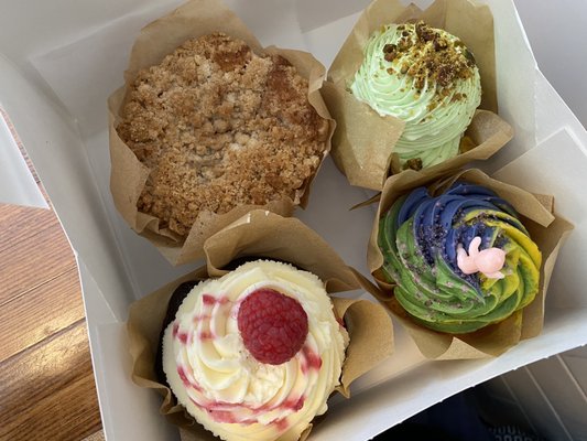 Henry’s On Clay by null