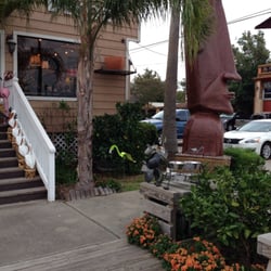 Eagle's Nest Gallery - Check out the giant sculpture!