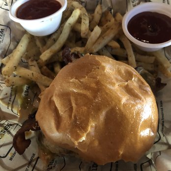 Arizona Wilderness Brewing - Peanut butter and jalapeño jelly burger with duck fat fries and sriracha maple ketchup - Breweries Near Me - Gilbert, Arizona