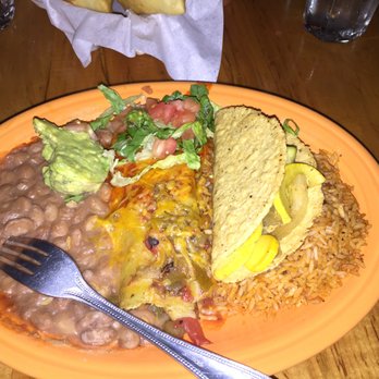 El Pinto - Meh - New Mexican Cuisine Near Me - Albuquerque, New Mexico El Pinto - Meh - New Mexican Cuisine Near Me - Albuquerque, New Mexico