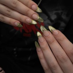 Queen Bee Nail Shop - Gel x with cateye