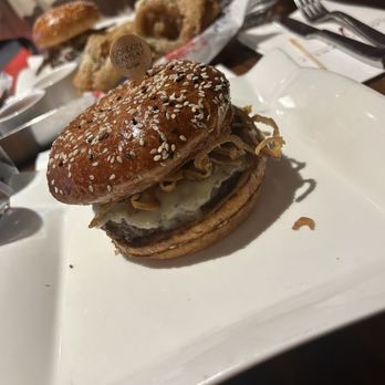 Gordon Ramsay Burger Las Vegas - burgers - Burgers Near Me - Las Vegas, Nevada Gordon Ramsay Burger Las Vegas - burgers - Burgers Near Me - Las Vegas, Nevada