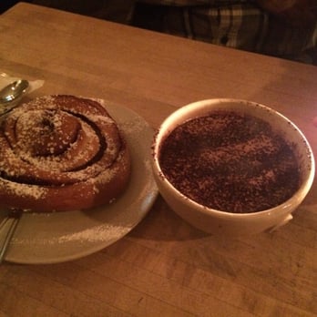 Chokladkoppen - Hot chocolate + kannel bulle - Cafes Near Me - Stockholm, Alberta