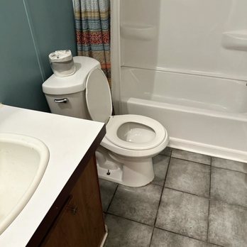 Imanis Cleaning Service - Bathroom cleaning - Office Cleaning Near Me Imanis Cleaning Service - Bathroom cleaning - Office Cleaning Near Me