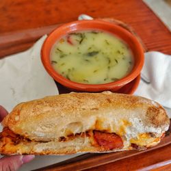 A Merendeira - Chorizo bread with caldo verde