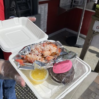Red's Eats - Much smaller than they used to be - Seafood Near Me - Wiscasset, Maine Red's Eats - Much smaller than they used to be - Seafood Near Me - Wiscasset, Maine