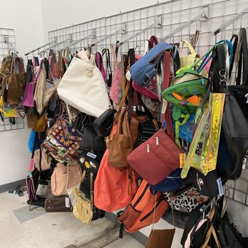 Goodwill - Many purses - Thrift Stores Near Me - Fresno, California Goodwill - Many purses - Thrift Stores Near Me - Fresno, California