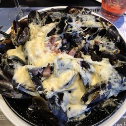 Le Pointu - Moules savoyardes 15€. A bit too much for me (woman, 40+ years)