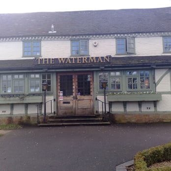 The Hatton Arms - British Near Me - Hatton, WAR