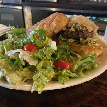 Louis' Basque Corner - The Basque Burger - Basque Near Me - Reno, Nevada