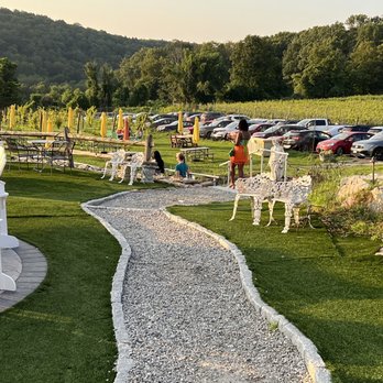 Aquila's Nest Vineyards - path to the parking area - Wine Tasting Room Near Me - Newtown, Connecticut