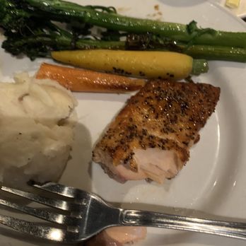 Yard House - Salmon - Bars Near Me - Temecula, California