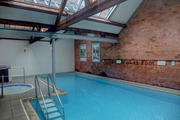 Crown & Mitre Hotel by null