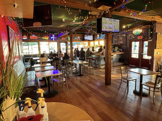 Garlic Brothers Restaurant and Bar by null
