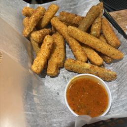 Zucchini sticks with marinara