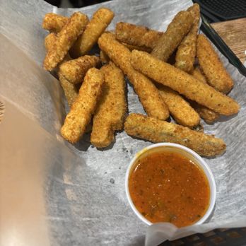 O'Hara's Restaurant and Pub - Zucchini sticks with marinara - Irish Pub Near Me - New York, New York