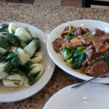 Wing Kee - Fried wide rice noodles, beef, Chinese broccoli. Baby bok choy. - Cantonese Near Me - Houston, Texas Wing Kee - Fried wide rice noodles, beef, Chinese broccoli. Baby bok choy. - Cantonese Near Me - Houston, Texas