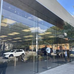 Apple Store - Knox Street