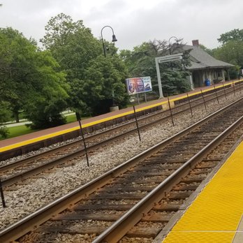 Golf Metra Rail Station - Public Transportation Near Me - Golf, Illinois