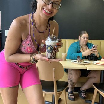 Fluffy Fluffy - Oreo Frappe - Breakfast & Brunch Near Me - Miami, Florida