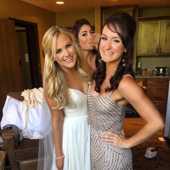 Organic Glow Sunless Tanning - Another stunning bridal party photo! Wearing an Organic Glow tan that we all love :) - Spray Tanning Near Me Organic Glow Sunless Tanning - Another stunning bridal party photo! Wearing an Organic Glow tan that we all love :) - Spray Tanning Near Me