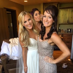 Another stunning bridal party photo! Wearing an Organic Glow tan that we all love :)