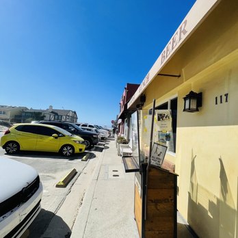 Hollywood Beach Cafe - Front with the beach ahead - Breakfast & Brunch Near Me - Oxnard, California Hollywood Beach Cafe - Front with the beach ahead - Breakfast & Brunch Near Me - Oxnard, California