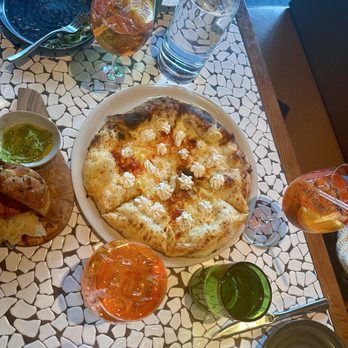 Gusto - Amalfi Pie - Italian Near Me - Denver, Colorado