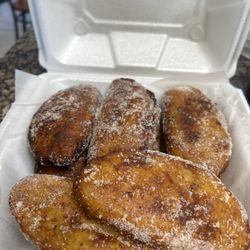 Pupuseria Las Delicias Restaurant - Empanadas de plátano