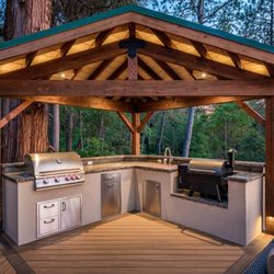 Creative Outdoor Kitchens