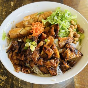 626 Pho - Number 32 grilled chicken, with Vermicelli and egg rolls. - Vietnamese Near Me - Baldwin Park, California 626 Pho - Number 32 grilled chicken, with Vermicelli and egg rolls. - Vietnamese Near Me - Baldwin Park, California
