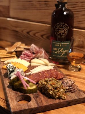 Paddock & Whisky by null