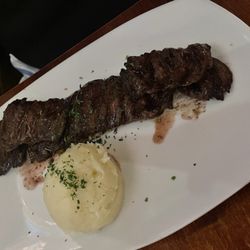 El Nandu Restaurant - Entraña with Mashed Potatoes