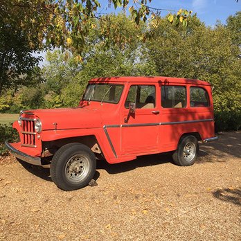 David Arms - And the perfect vehicle sitting outside. - Art Galleries Near Me - Franklin, Tennessee