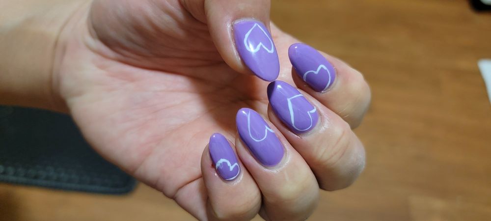 V Nails & Spa Logo