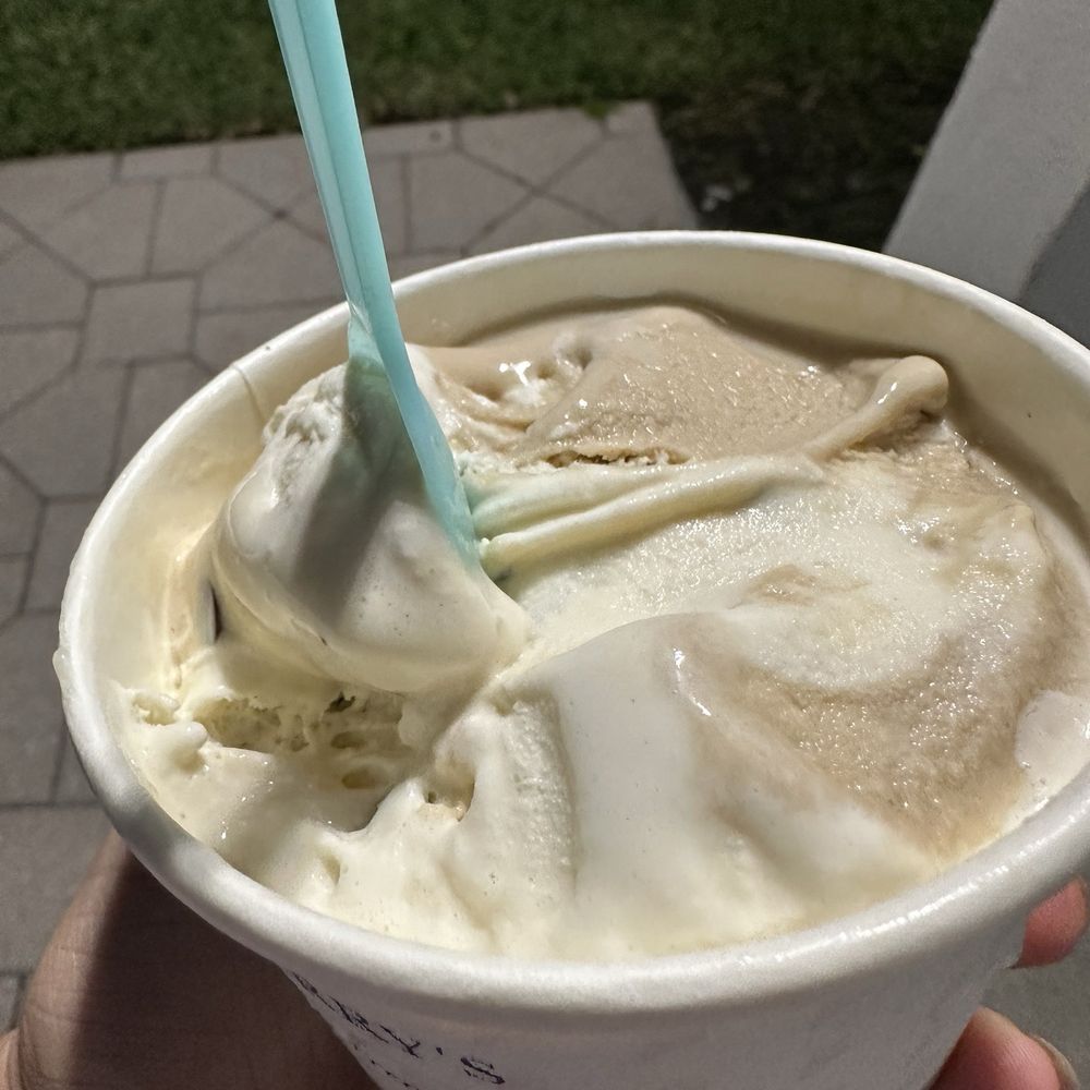 Razzleberry's - Ice Cream & Frozen Yogurt Near Me - Pompano Beach, Florida