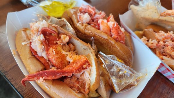 Angie's Lobster and Angie's Prime Grill by null